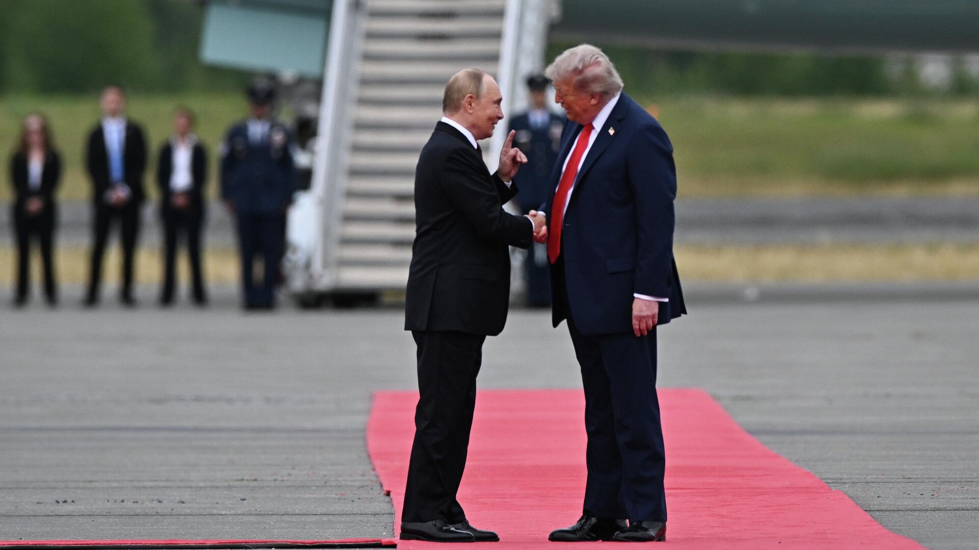На Украине неожиданно отреагировали на жест Трампа в адрес Путина